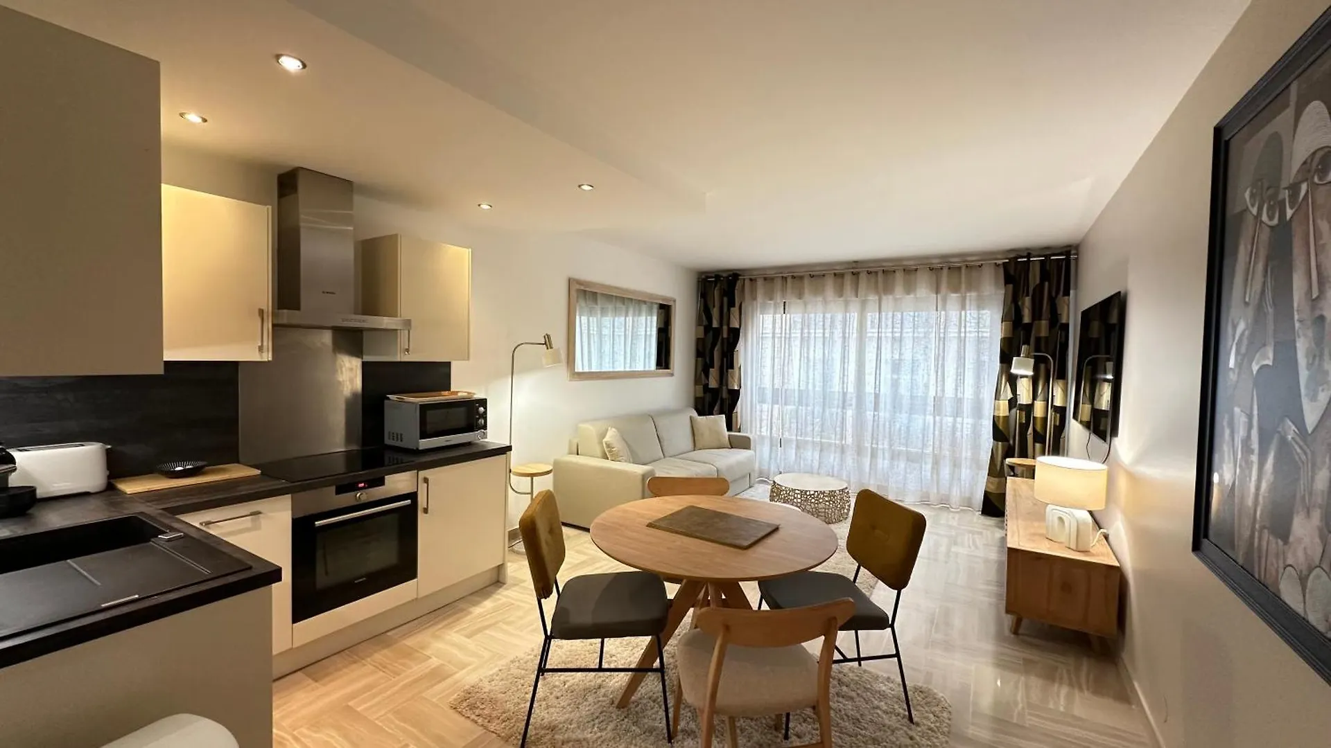 Gray D'Albion Cannes Croisette, Appartement 4 Personnes 0*,